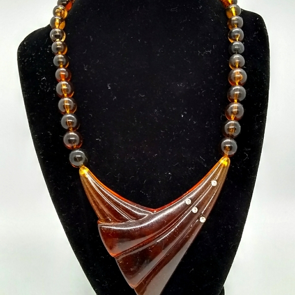 Vintage faux amber beaded necklace - Picture 1 of 13